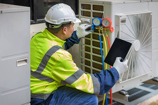 Professional Hvac technician working in Moriarty, NM